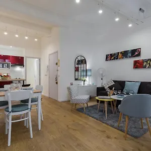 Apartment Large One Bedroom Flat In The Old Town, Nice
