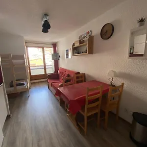 https://charmant-t2-montagne-en-etage-eleve.hotels-rhonealpes.com